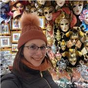 Offro lezioni di latino. Sono laureata in Lettere Classiche e ho piú di 20 di esperienza nell'insegnamento